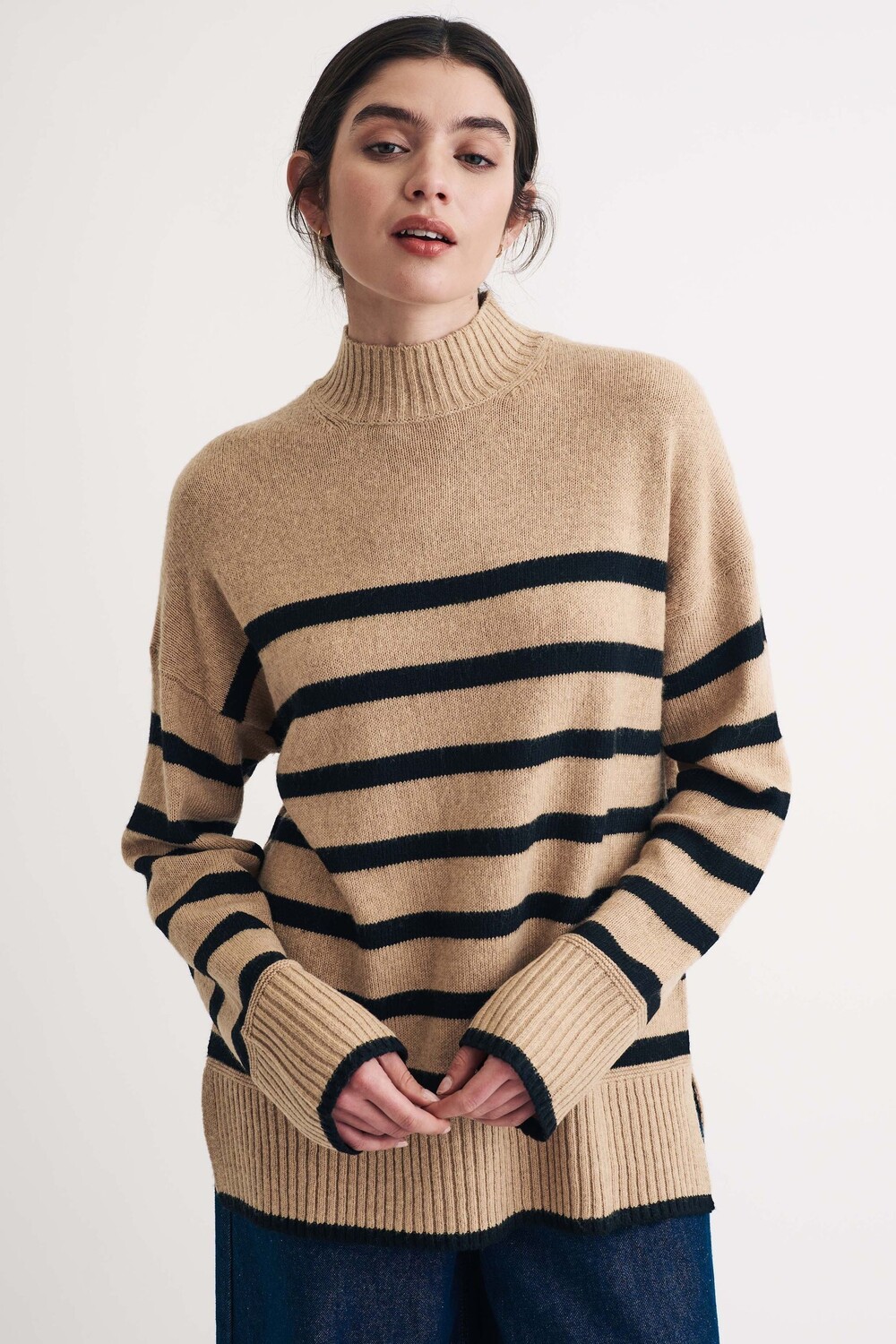 Ничей ребенок вырос на шее ярусный джемпер Nobody'S Child, бежевый
Ничей ребенок вырос на шее ярусный джемпер Nobody'S Child, бежевый