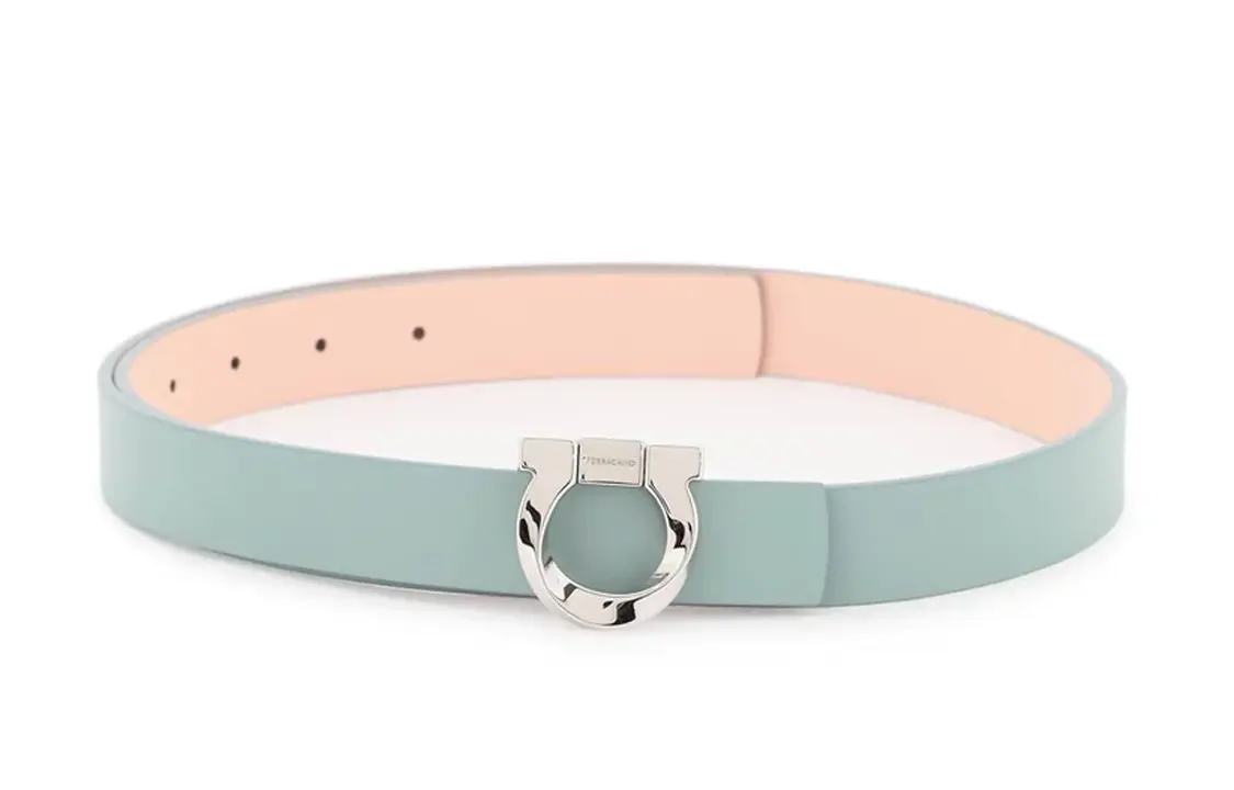 Реверсивный ремень с вышивкой Gancini Ferragamo
Реверсивный ремень с вышивкой Gancini Ferragamo