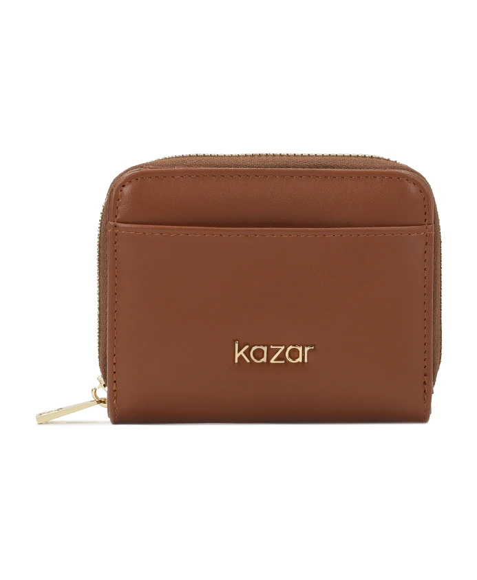 Небольшой коричневый кошелек с клапаном на кнопке. Kazar, коричневый
Небольшой коричневый кошелек с клапаном на кнопке. Kazar, коричневый