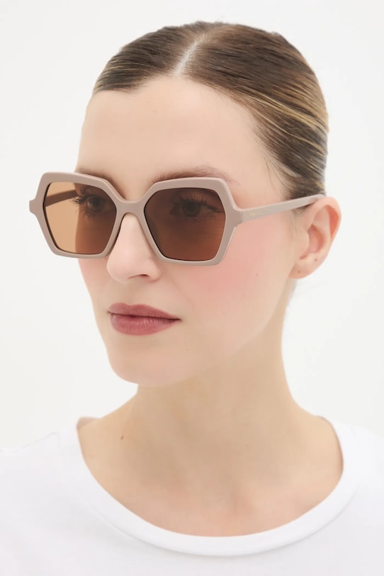 Солнцезащитные очки Alexander Mcqueen, бежевый
Солнцезащитные очки Alexander Mcqueen, бежевый