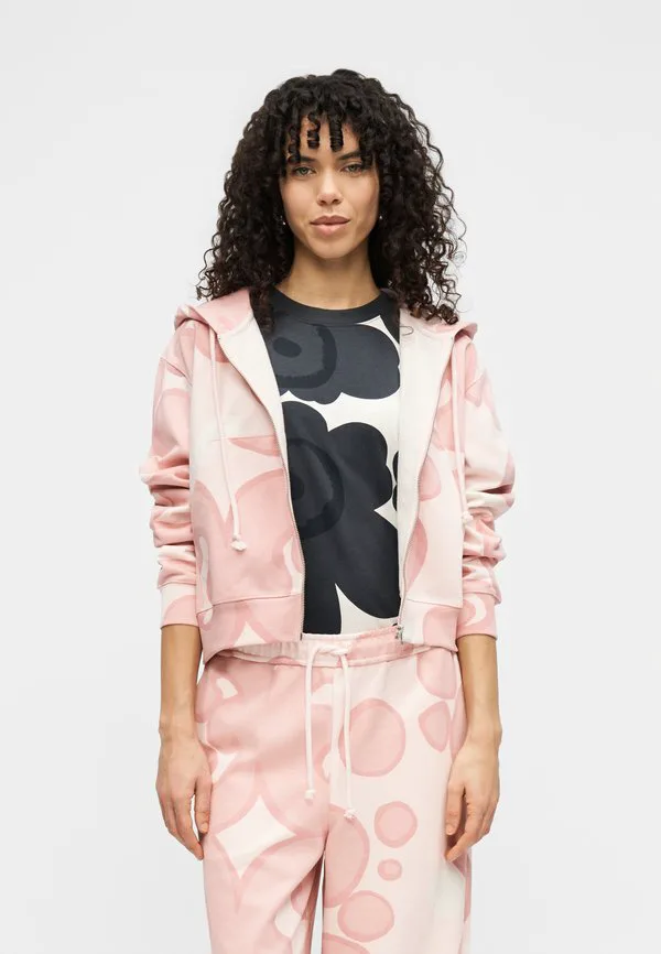 Толстовка на молнии с капюшоном joggi keidas kioski Marimekko, Light Pink/Off White, Белый, Толстовка на молнии с капюшоном joggi keidas kioski Marimekko, Light Pink/Off White
Толстовка на молнии с капюшоном joggi keidas kioski Marimekko, Light Pink/Off White, Белый, Толстовка на молнии с капюшоном joggi keidas kioski Marimekko, Light Pink/Off White
