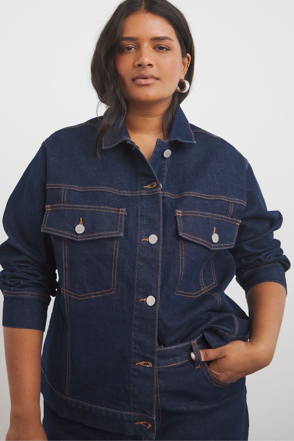 Джинсовая куртка свободного кроя цвета индиго с контрастной строчкой Simply Be, синий
Джинсовая куртка свободного кроя цвета индиго с контрастной строчкой Simply Be, синий