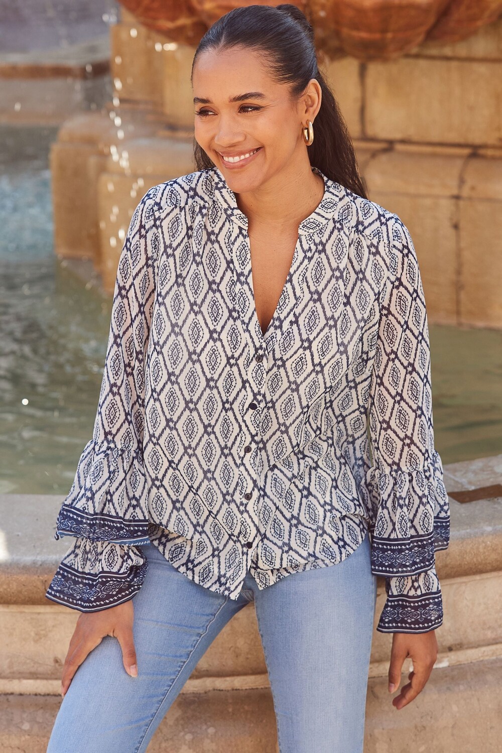 Блуза с расклешенными рукавами и контрастной отделкой Sosandar, синий
Блуза с расклешенными рукавами и контрастной отделкой Sosandar, синий