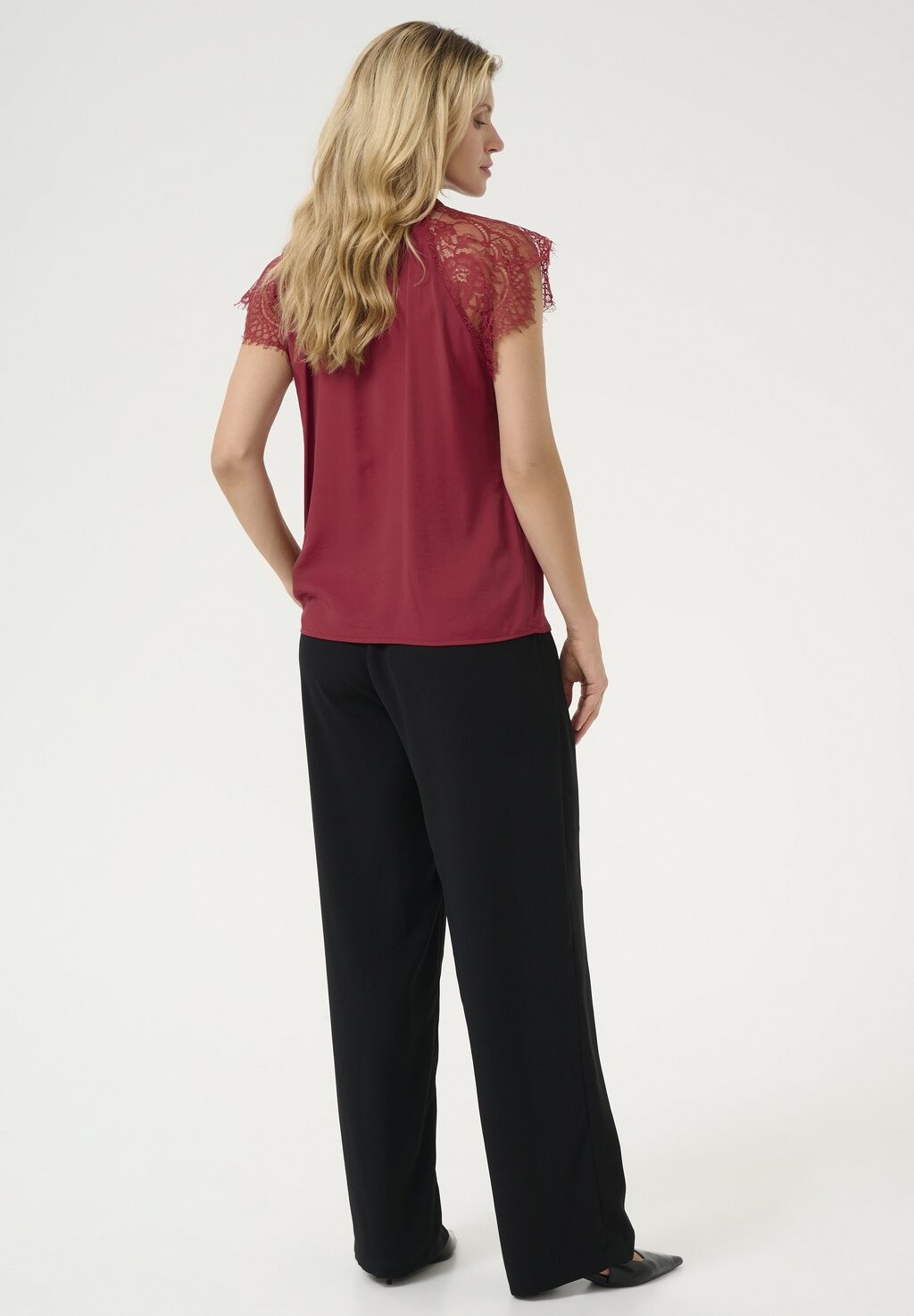 Блуза NOLA Cream, красный
Блуза NOLA Cream, красный