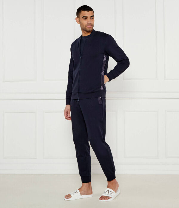 Спортивный костюм мужской Emporio Armani Regular Fit, синий
Спортивный костюм мужской Emporio Armani Regular Fit, синий