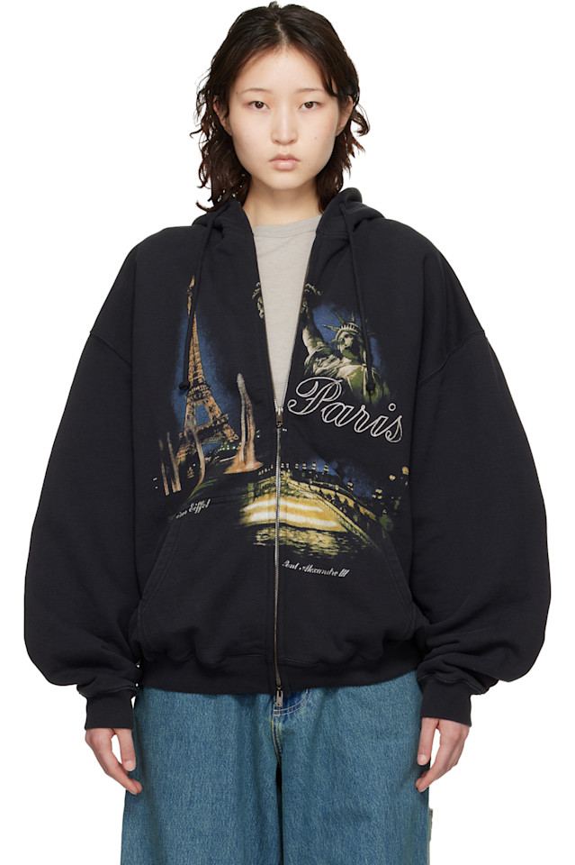 Туристическая толстовка на молнии с надписью «Париж» Vetements, черный
Туристическая толстовка на молнии с надписью «Париж» Vetements, черный