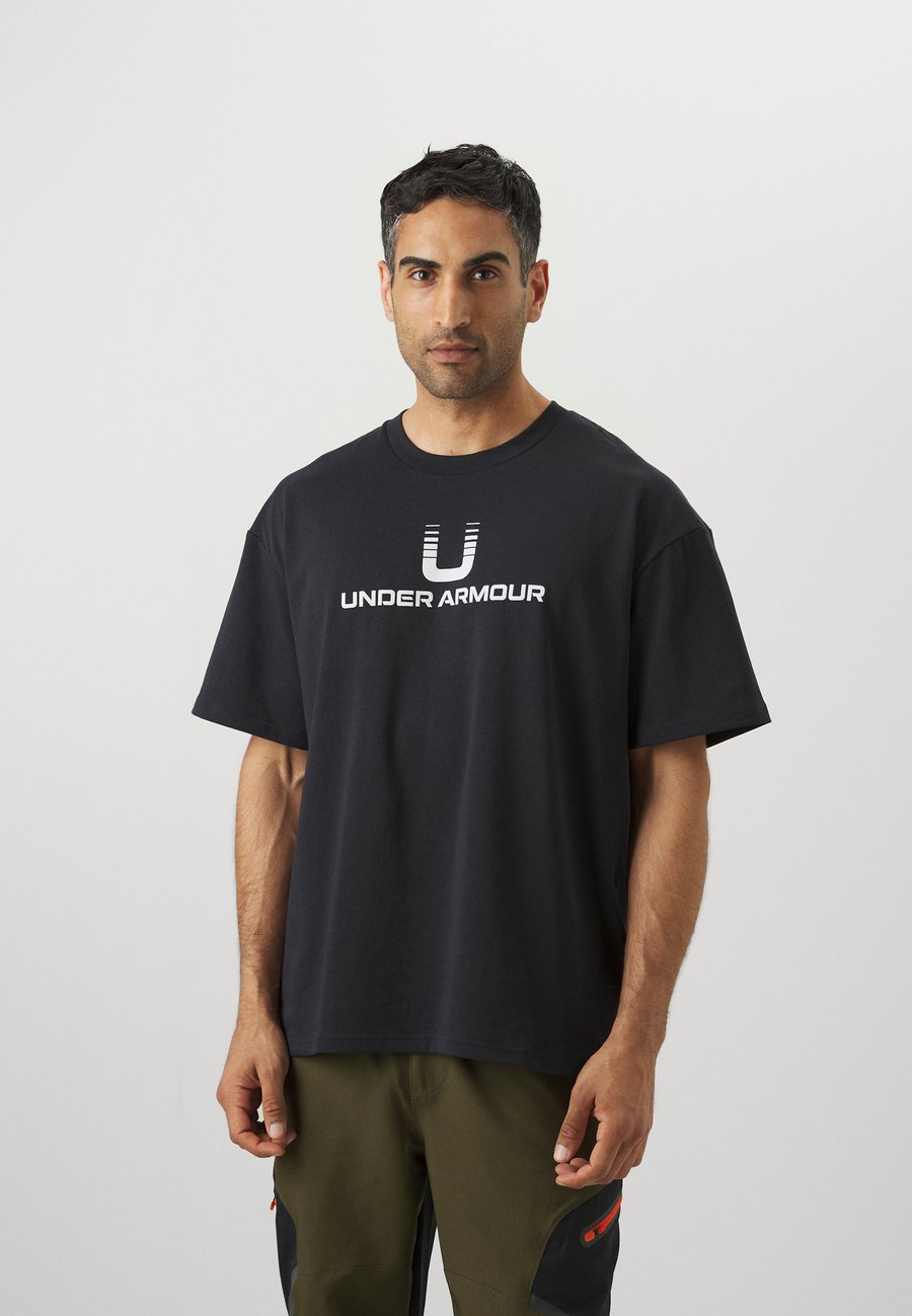 Спортивная футболка Under Armour LOGO , Black/White/Black
Спортивная футболка Under Armour LOGO , Black/White/Black