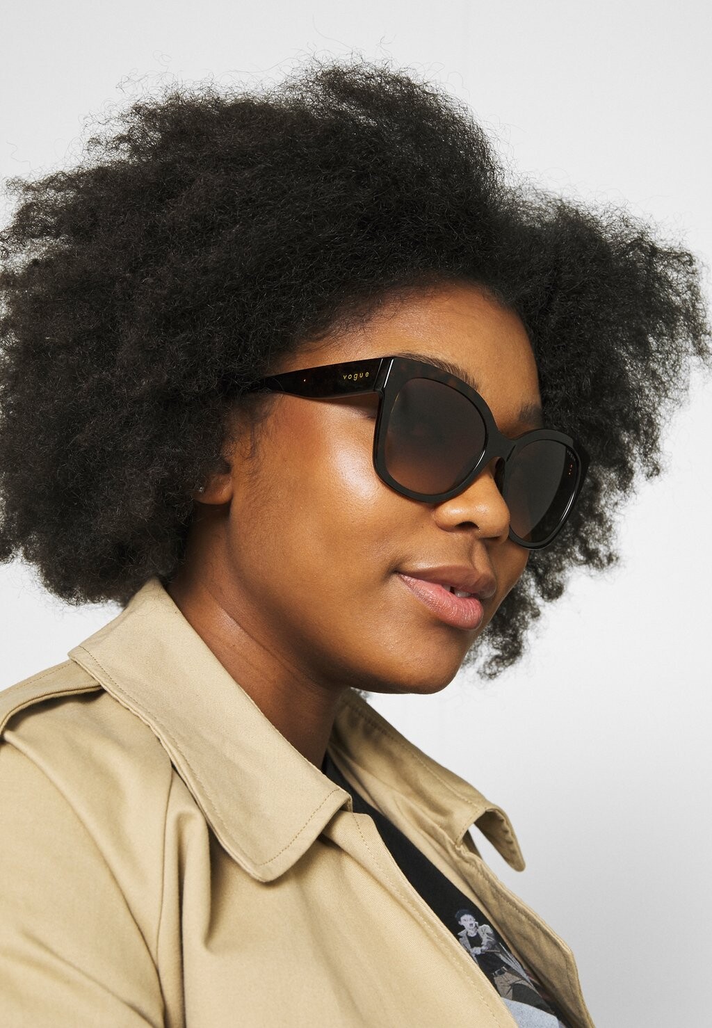 Солнцезащитные очки VOGUE Eyewear, коричневые
Солнцезащитные очки VOGUE Eyewear, коричневые