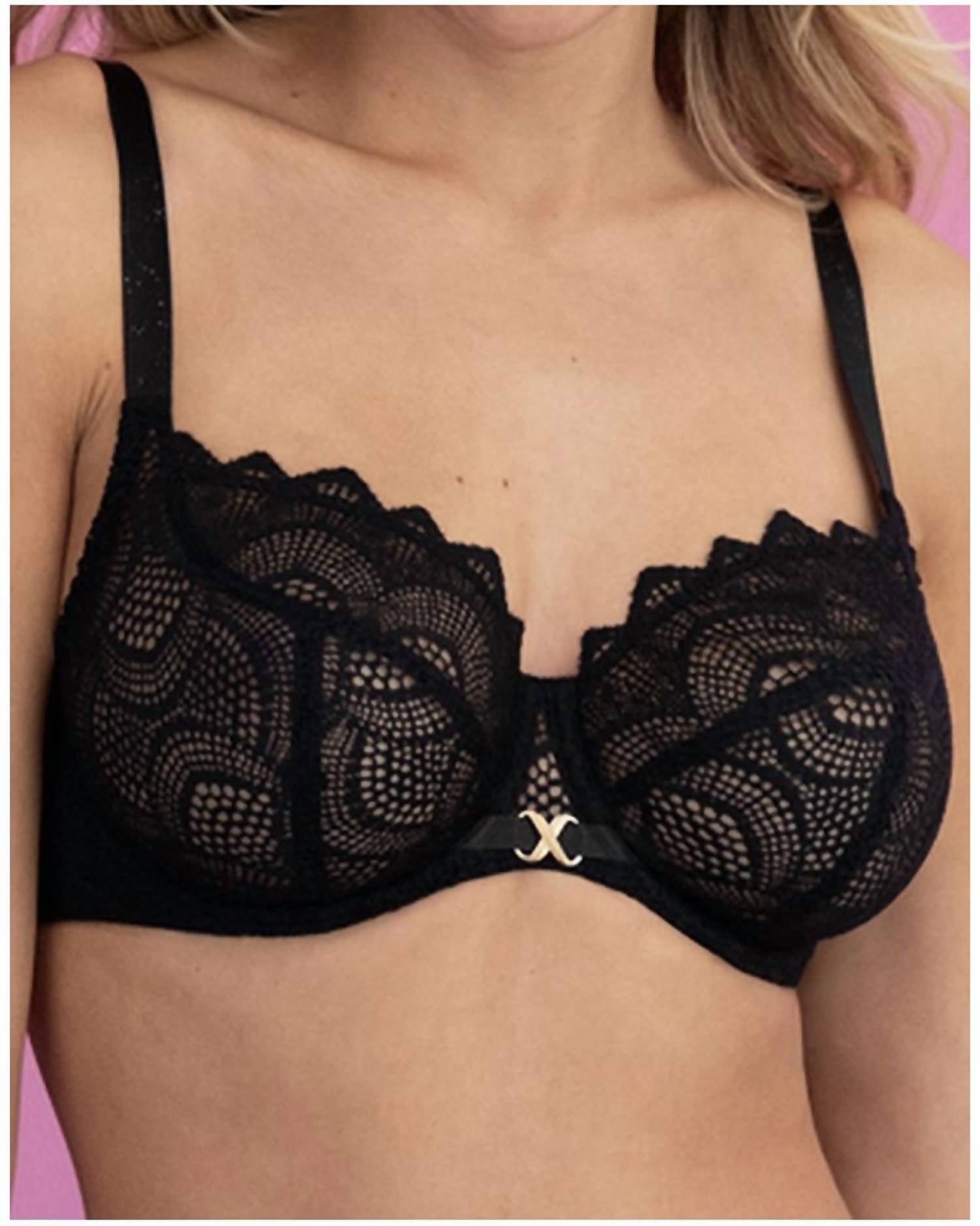 Контурный бюстгальтер в черном цвете Antigel Boudoir de Filles
Контурный бюстгальтер в черном цвете Antigel Boudoir de Filles