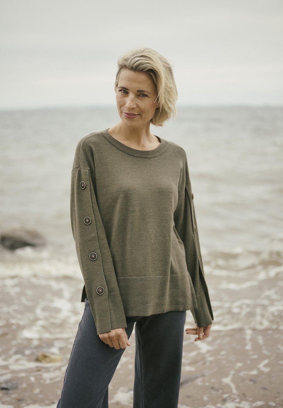 Джемпер Bon'A Parte ZENIA, Grape Leaf Melange/Mottled Dark Green
Джемпер Bon'A Parte ZENIA, Grape Leaf Melange/Mottled Dark Green