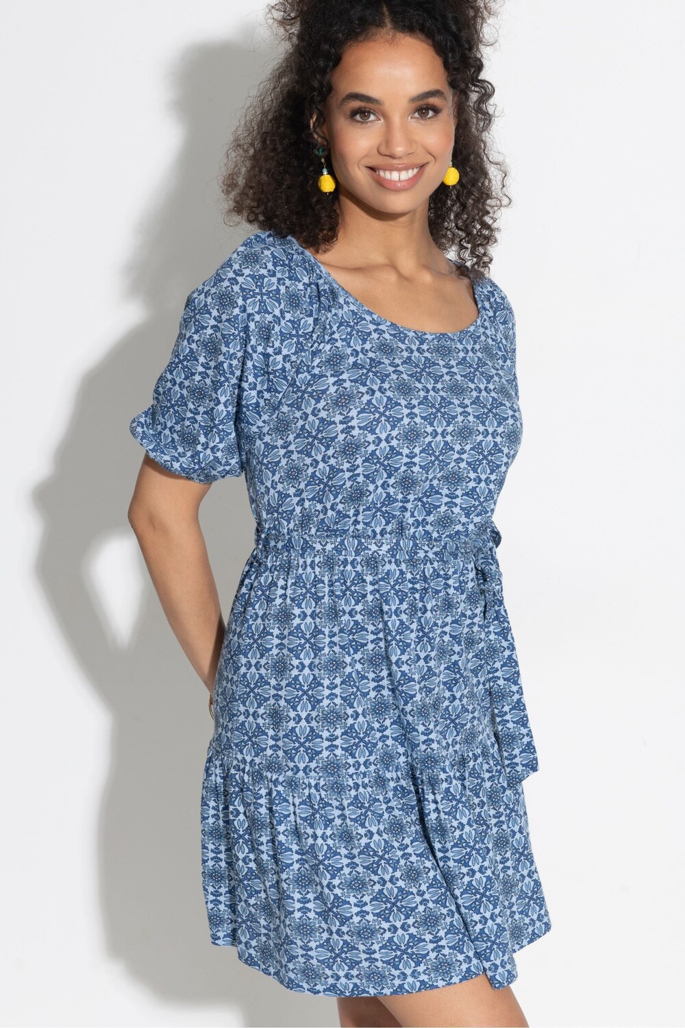 Платье из 100% хлопка цвета сиенны с короткими рукавами и завязкой на талии из джерси с ажурной отделкой Pour Moi, синий
Платье из 100% хлопка цвета сиенны с короткими рукавами и завязкой на талии из джерси с ажурной отделкой Pour Moi, синий