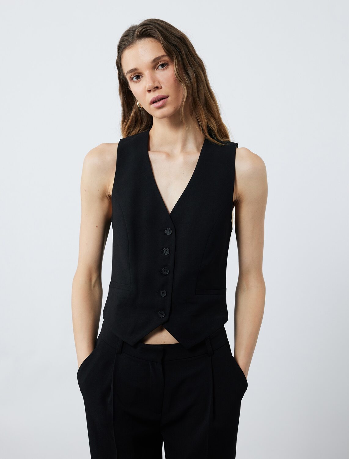 Koton Жилет в черном цвете
Koton Жилет в черном цвете