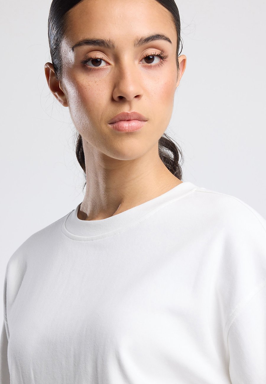 Футболка America Today ELLY, Off White/Off-White
Футболка America Today ELLY, Off White/Off-White