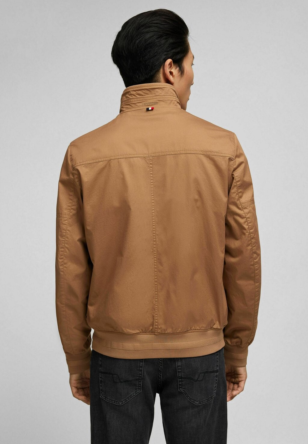 Легкая куртка Hechter Paris, коричневый
Легкая куртка Hechter Paris, коричневый