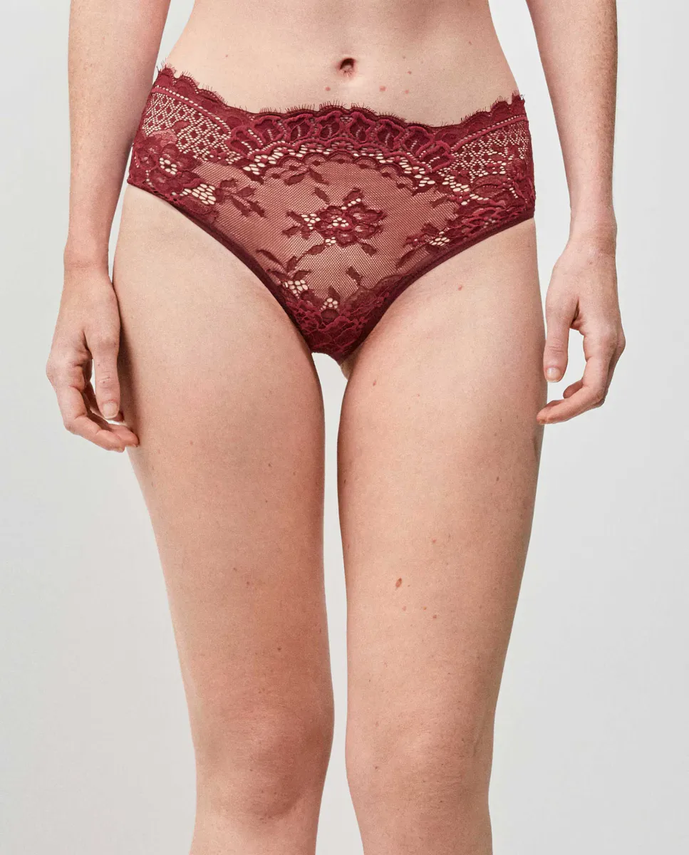 Высокие трусики из кружевной ткани Gisela, цвет Burdeos
Высокие трусики из кружевной ткани Gisela, цвет Burdeos