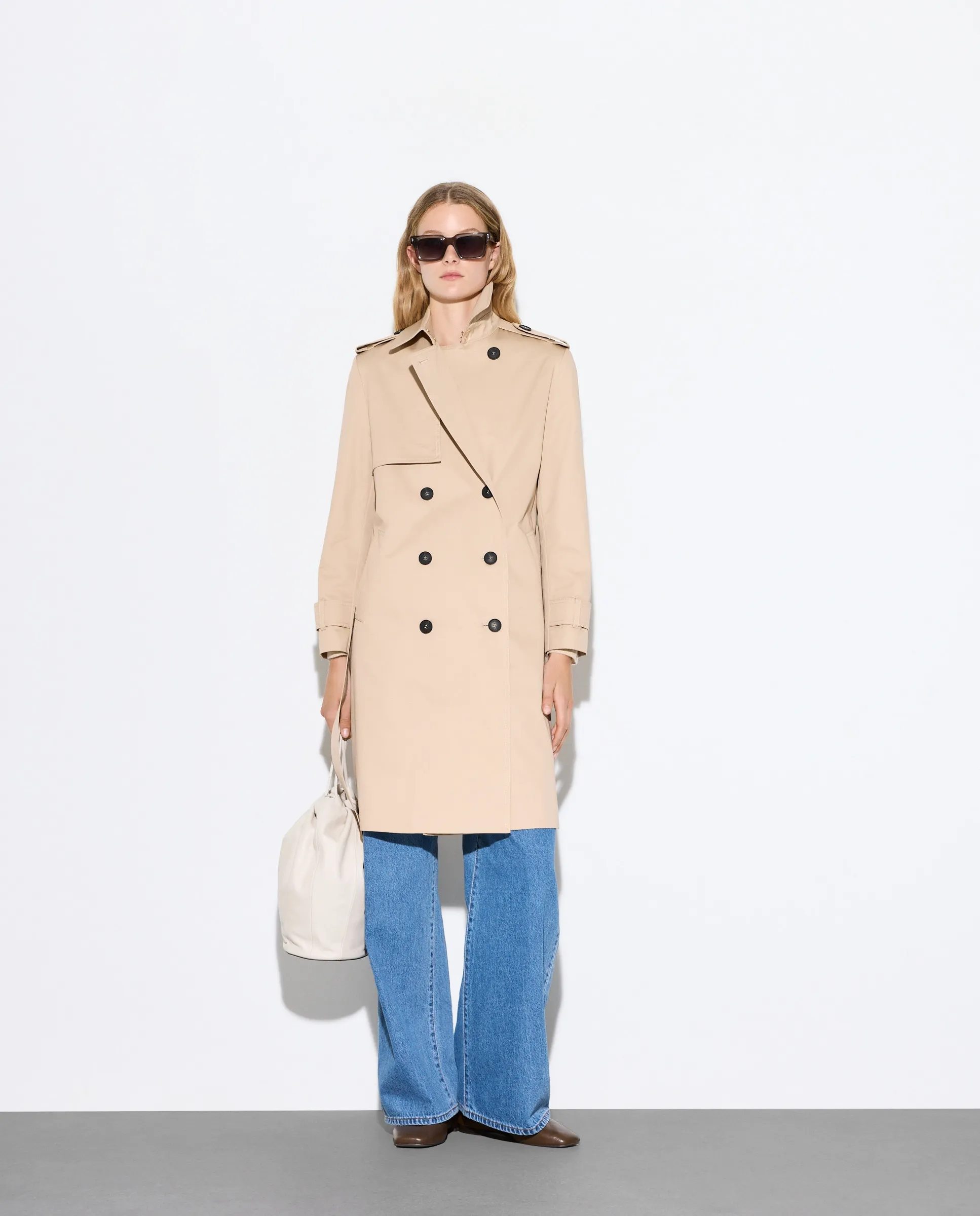 Длинный гладкий женский плащ Woman El Corte Inglés, бежевый
Длинный гладкий женский плащ Woman El Corte Inglés, бежевый