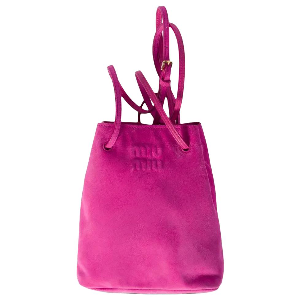 MIU MIU Женская сумка через плечо из замши персикового розового цвета
MIU MIU Женская сумка через плечо из замши персикового розового цвета