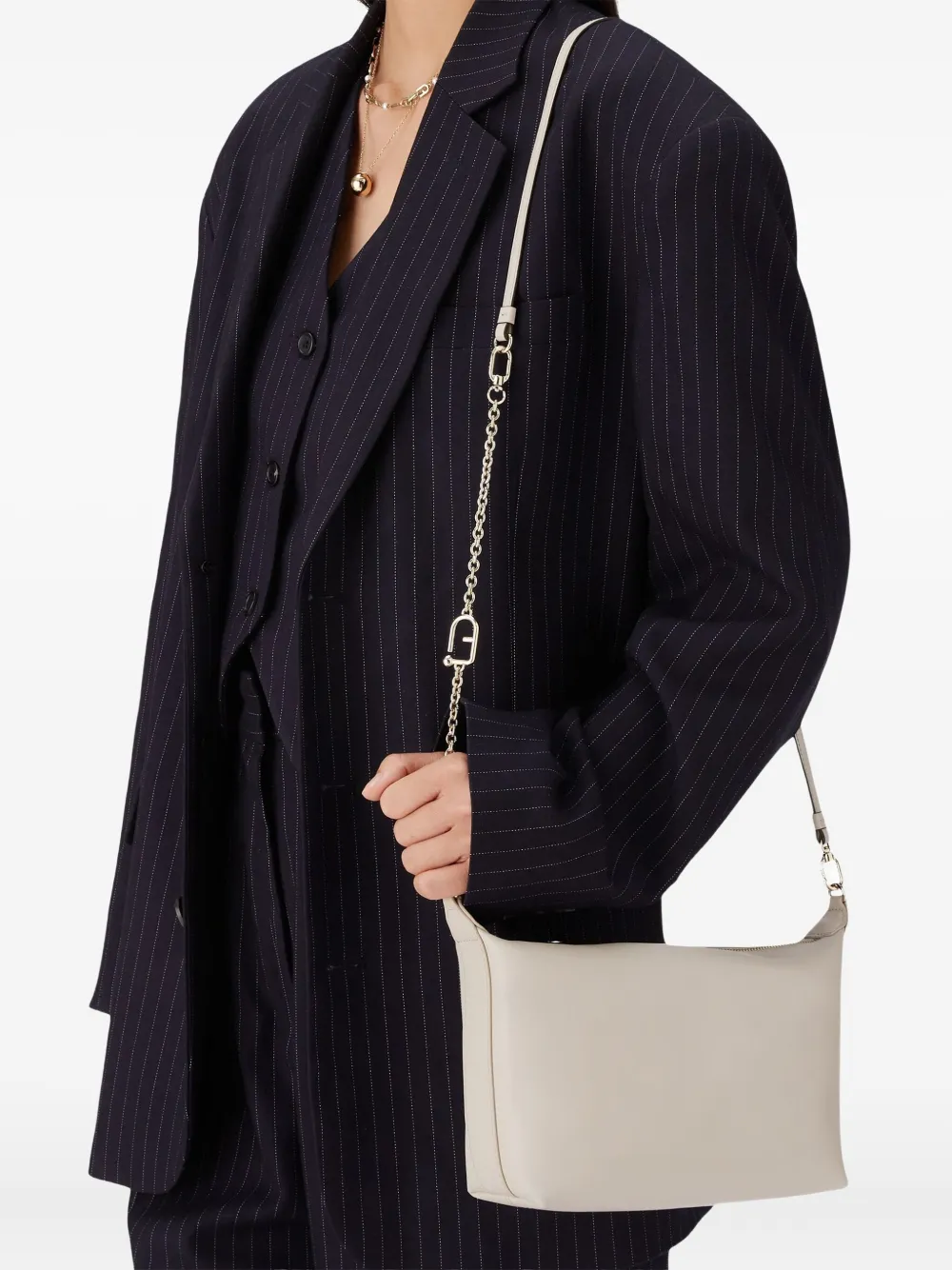 Мини-сумка Nuvola XL Furla, нейтральный
Мини-сумка Nuvola XL Furla, нейтральный