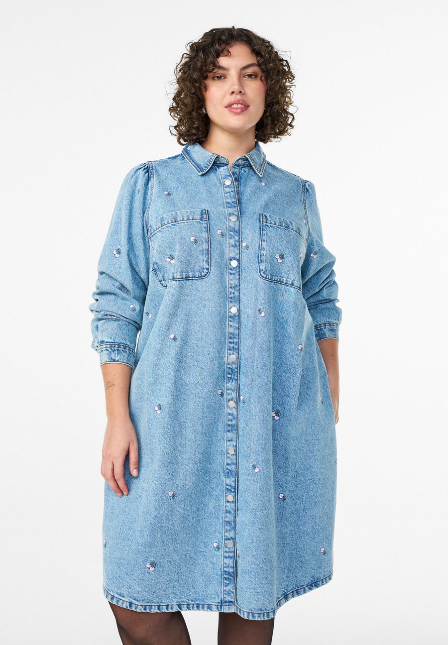 Платье Zizzi Denim dress, Light Blue Cherry/Light-Blue Denim
Платье Zizzi Denim dress, Light Blue Cherry/Light-Blue Denim