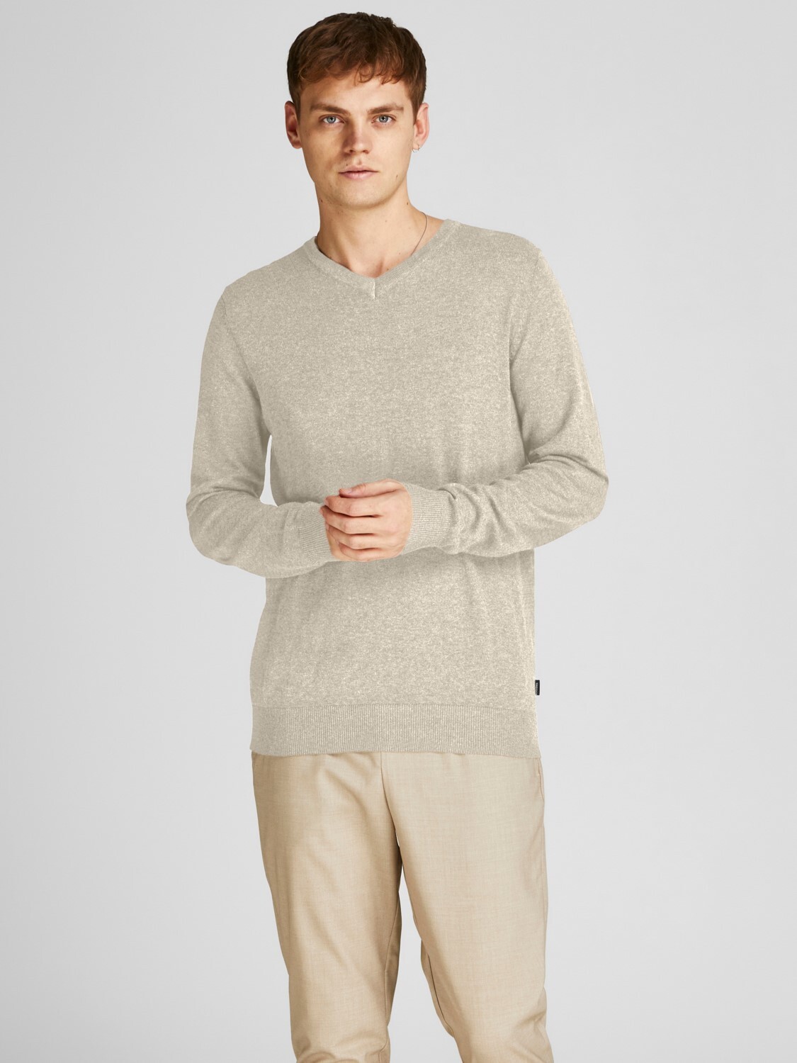 Лонгслив Jack & Jones Dünner Langarm Strickpullover V Neck Basic Sweater JJEEMIL, светло серый
Лонгслив Jack & Jones Dünner Langarm Strickpullover V Neck Basic Sweater JJEEMIL, светло серый