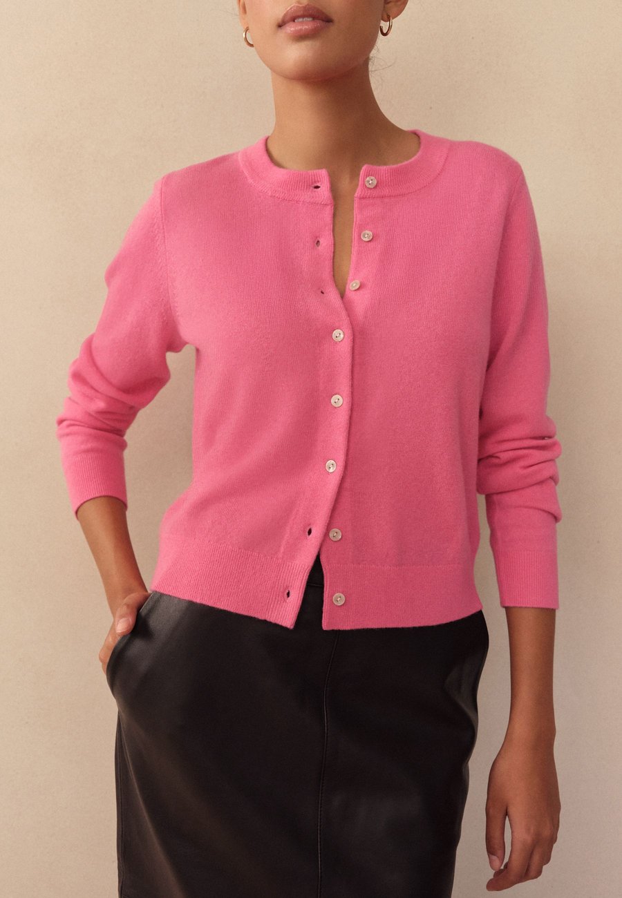 Кардиган Next REGULAR FIT , Bright Pink/Pink
Кардиган Next REGULAR FIT , Bright Pink/Pink