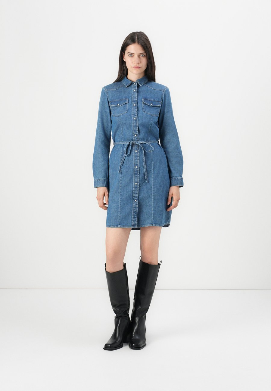Платье ONLY ONLSASIA DRESS, Dark Blue Denim/Dark-Blue Denim
Платье ONLY ONLSASIA DRESS, Dark Blue Denim/Dark-Blue Denim