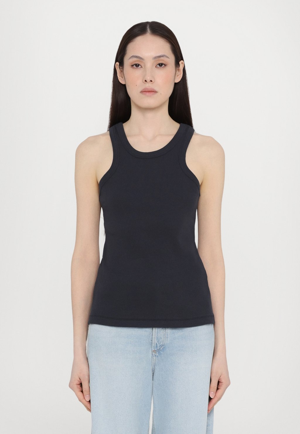 Топ SIERRA Won Hundred, черный
Топ SIERRA Won Hundred, черный