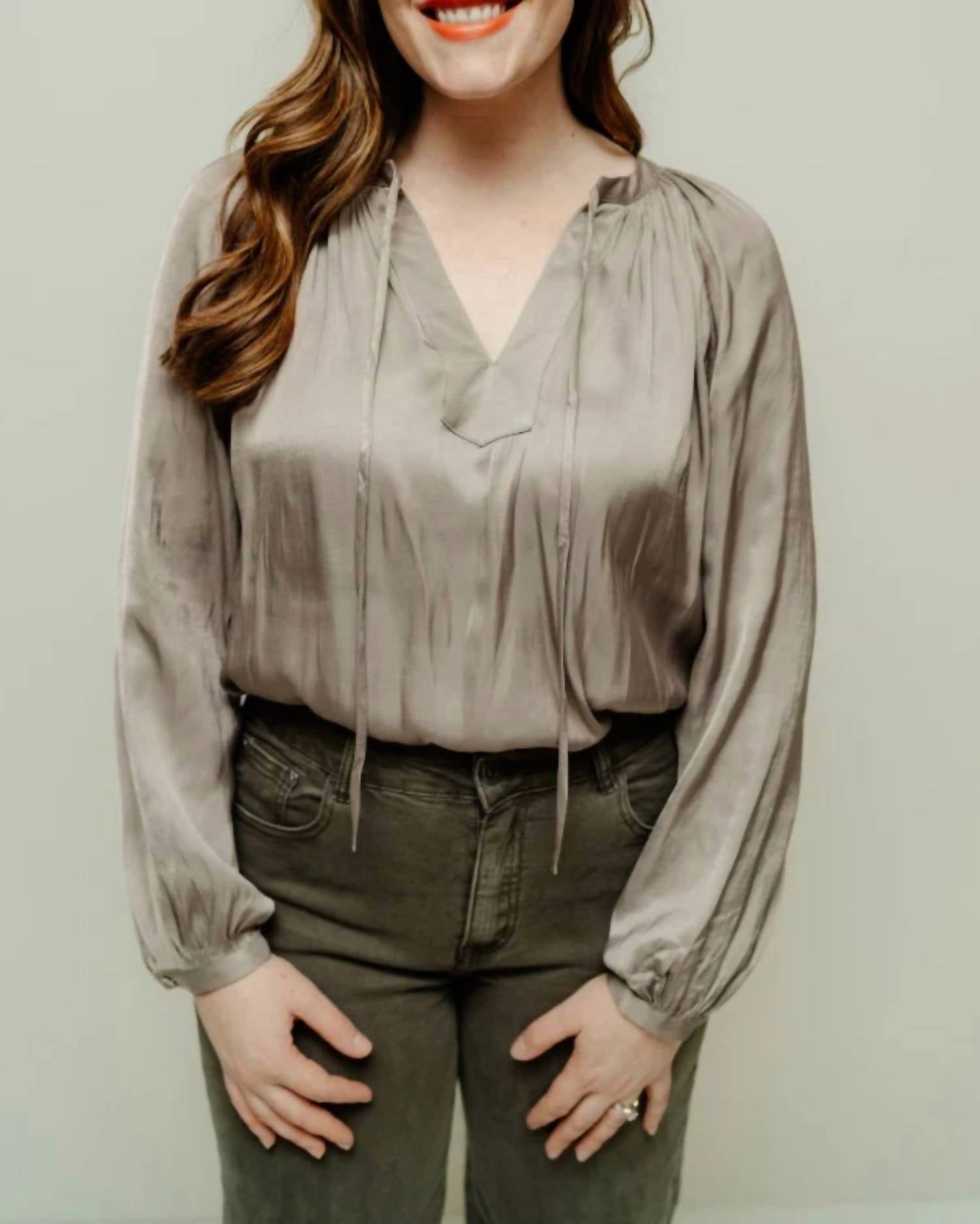 Ники Блуза с длинным рукавом в сером камне Current air, серый
Ники Блуза с длинным рукавом в сером камне Current air, серый