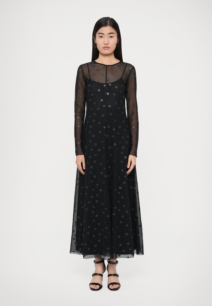 Платье MAX&Co. SEQUOIA KLEID, Schwarz /Black
Платье MAX&Co. SEQUOIA KLEID, Schwarz /Black