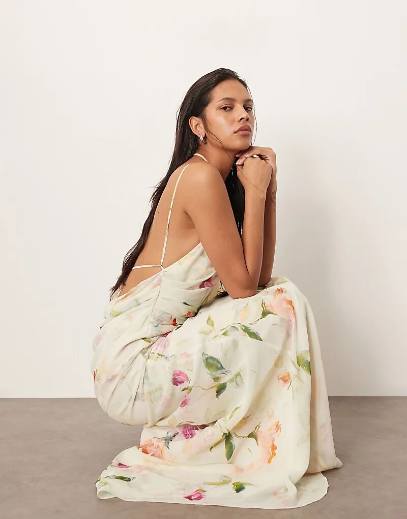 Платье ARRANGE из шифона с открытой спиной и драпировкой, многослойное, с живописным цветочным рисунком
Платье ARRANGE из шифона с открытой спиной и драпировкой, многослойное, с живописным цветочным рисунком