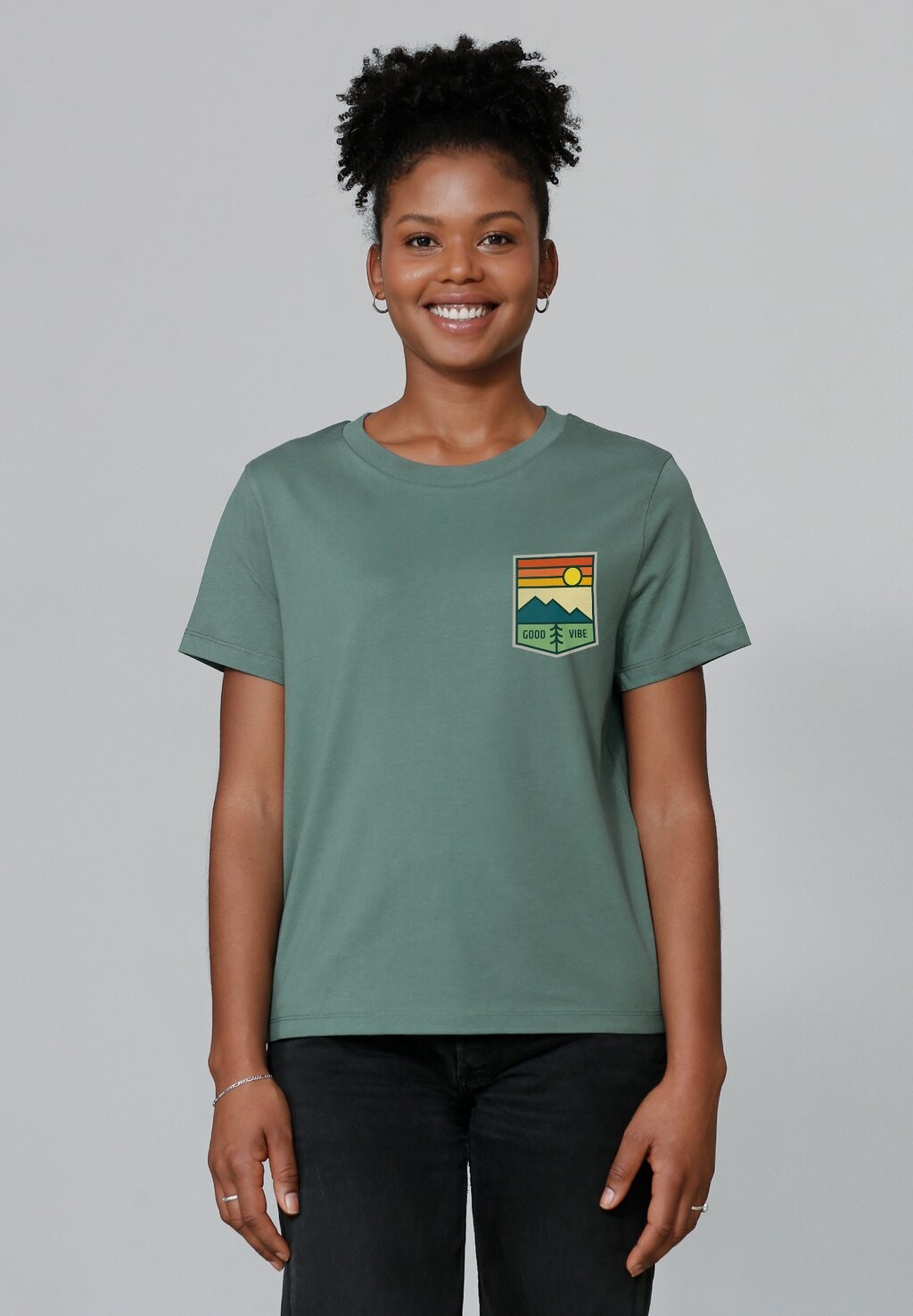 Футболка с принтом GOOD VIBE watapparel, темно-зеленый
Футболка с принтом GOOD VIBE watapparel, темно-зеленый