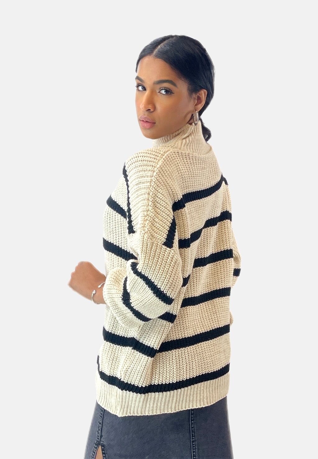 Джемпер Elara, бежевый
Джемпер Elara, бежевый