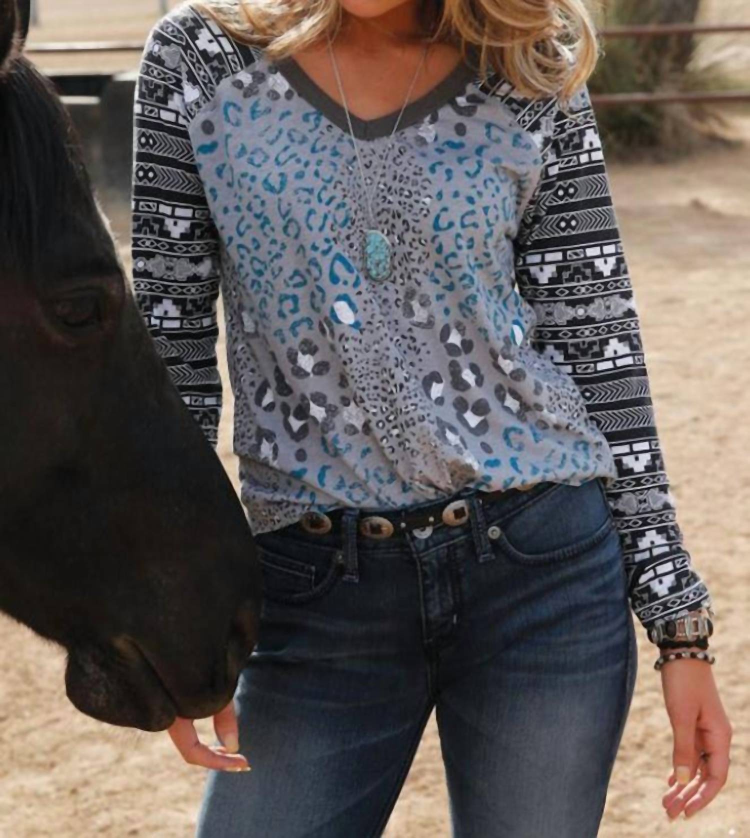 Женский серый топ с эффектом выцветания Cruel Girl
Женский серый топ с эффектом выцветания Cruel Girl