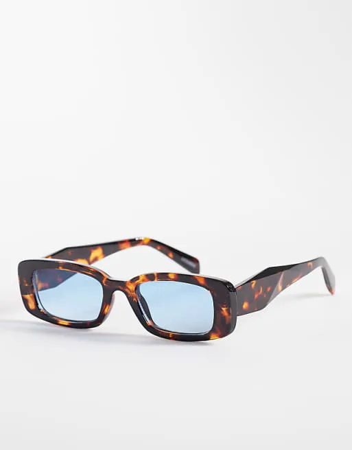 ONLY прямоугольные солнцезащитные очки черепахового цвета
ONLY прямоугольные солнцезащитные очки черепахового цвета