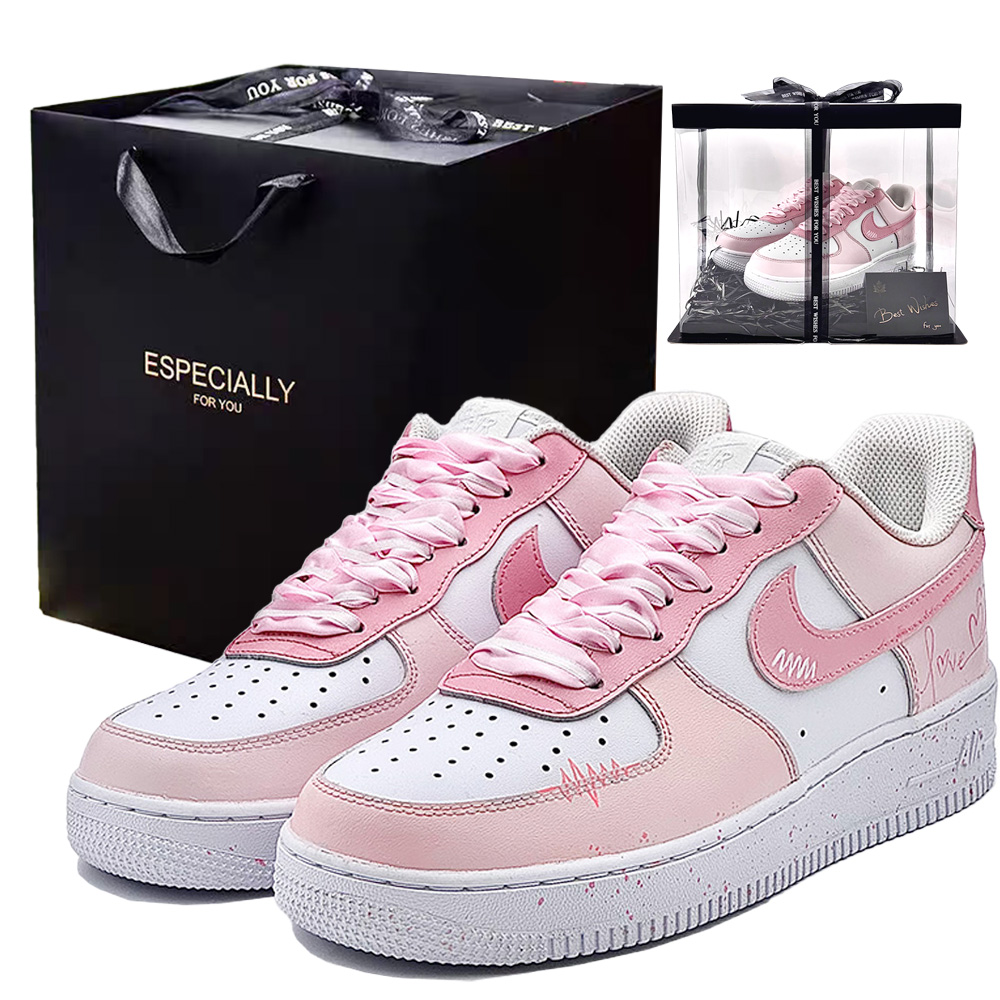 Air Force 1 Heart English, устойчивые к истиранию низкие скейтборд-кроссовки унисекс pink white Nike, розовый
Air Force 1 Heart English, устойчивые к истиранию низкие скейтборд-кроссовки унисекс pink white Nike, розовый