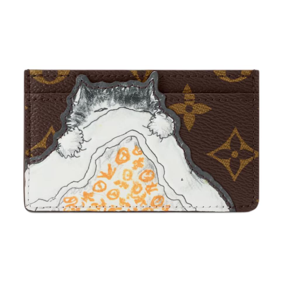 LOUIS VUITTON Кошелек для карт из кожи с принтом в виде котенка
LOUIS VUITTON Кошелек для карт из кожи с принтом в виде котенка