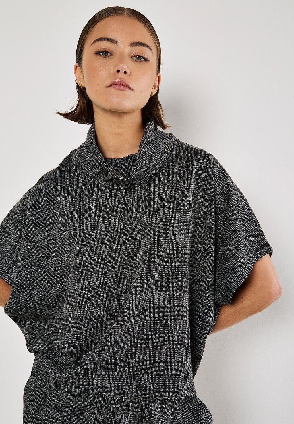 Джемпер Apricot, серый
Джемпер Apricot, серый