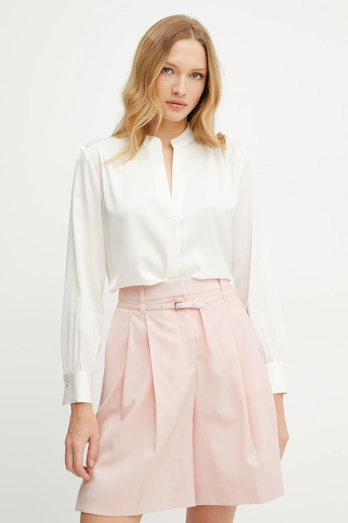 Шелковая рубашка Boss, бежевый
Шелковая рубашка Boss, бежевый