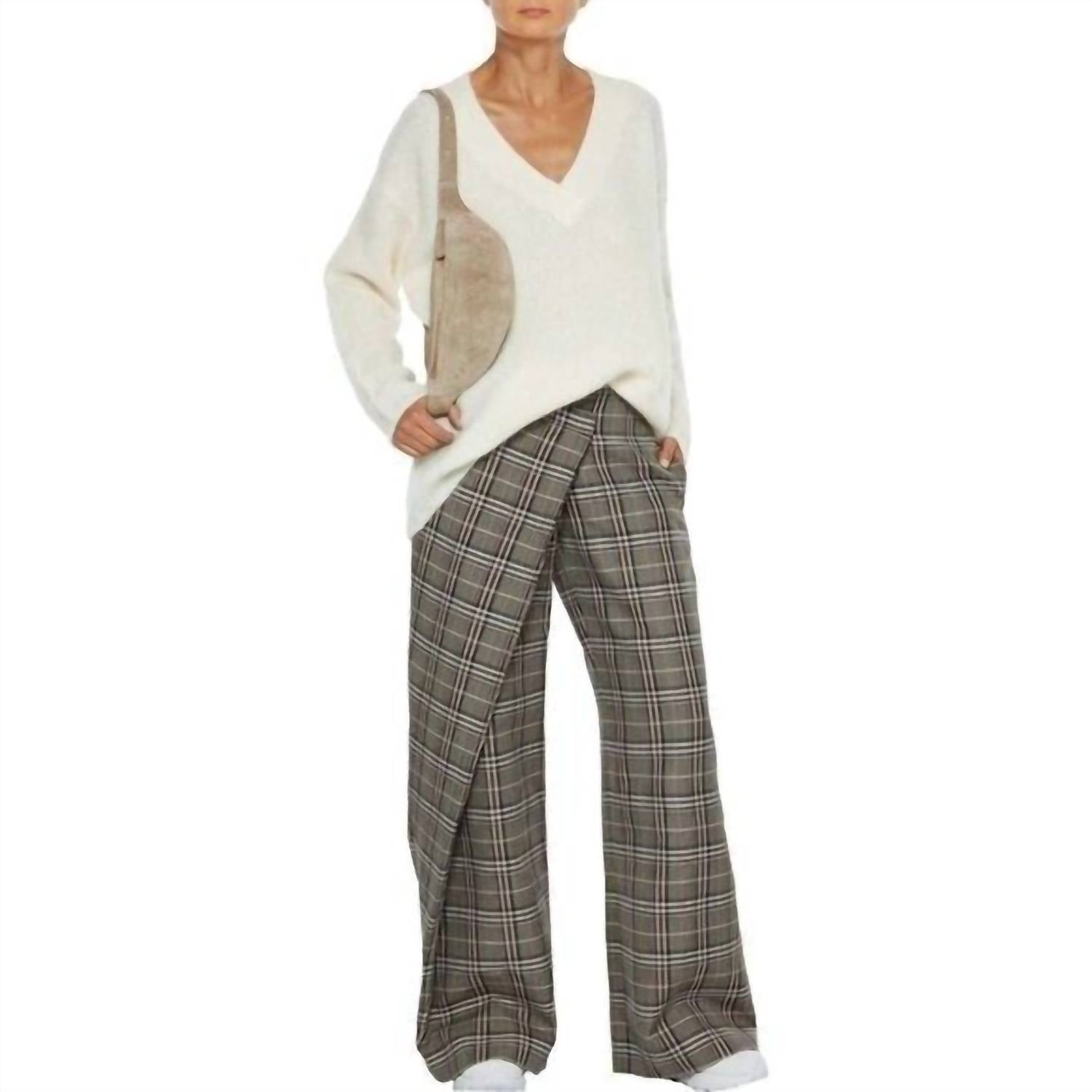 Свитер Callahan из шерсти и мохера с V-образным вырезом цвета слоновой кости GANNI
Свитер Callahan из шерсти и мохера с V-образным вырезом цвета слоновой кости GANNI