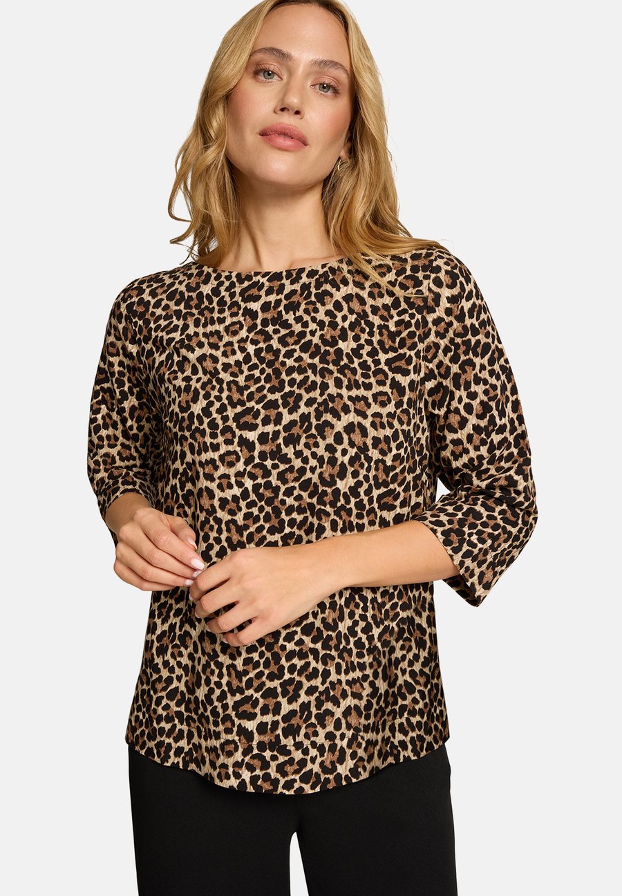 Блуза zero MIT RUNDHALSAUSSCHNITT LEO, Beige/Black/Beige
Блуза zero MIT RUNDHALSAUSSCHNITT LEO, Beige/Black/Beige