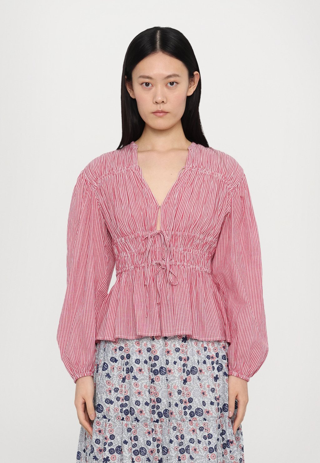 Блуза ELLA MILLE, красный
Блуза ELLA MILLE, красный