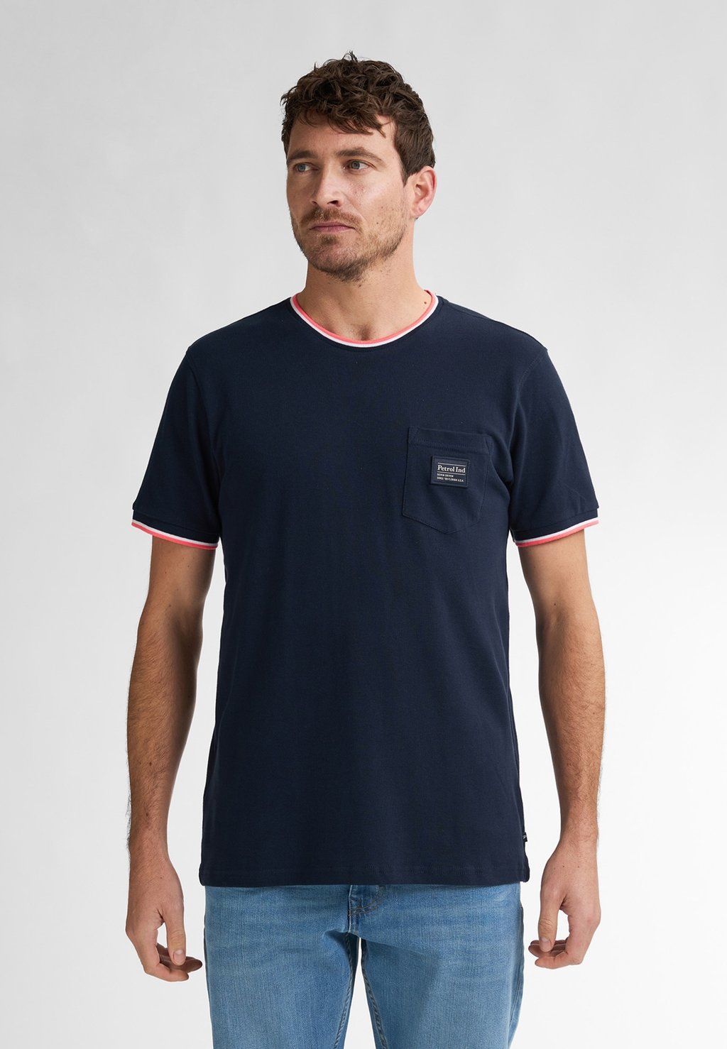 Базовая футболка POCKET PEBBLEFRONT Petrol Industries, темно-синий
Базовая футболка POCKET PEBBLEFRONT Petrol Industries, темно-синий