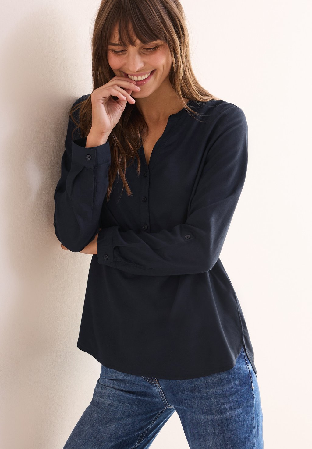 Блуза IN UNIFARBE Cecil, синий
Блуза IN UNIFARBE Cecil, синий