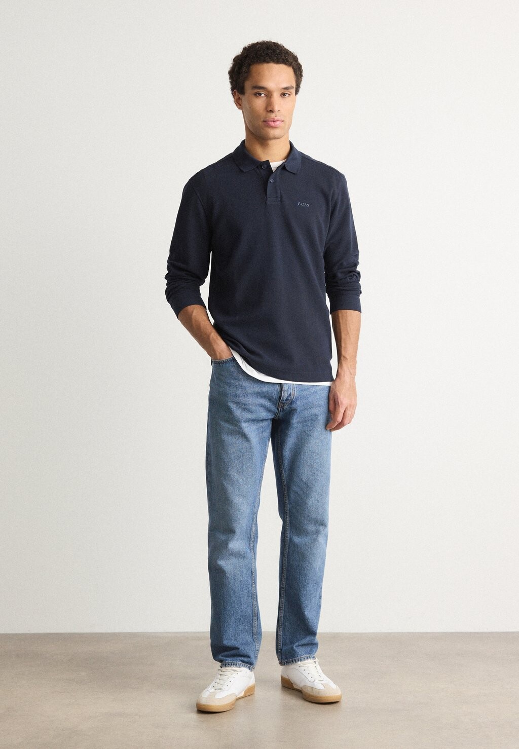 Топ с длинными рукавами BOSS, темно-синий
Топ с длинными рукавами BOSS, темно-синий