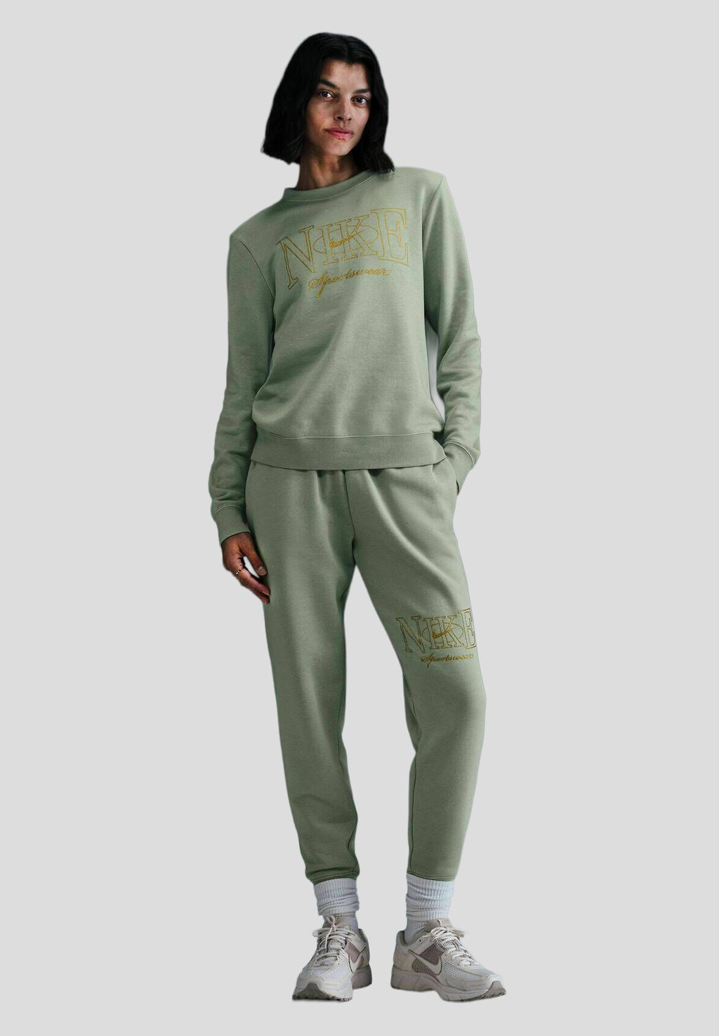 Брюки CLUB Nike Sportswear, зеленый
Брюки CLUB Nike Sportswear, зеленый