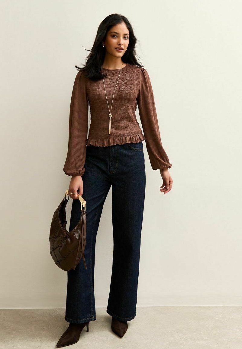 Топ New Look SHIRRED LONG SLEEVE , Dark Brown
Топ New Look SHIRRED LONG SLEEVE , Dark Brown