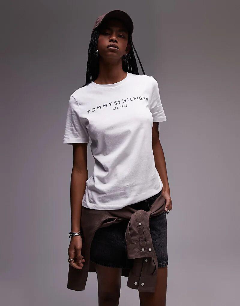 Футболка с круглым вырезом и логотипом Tommy Hilfiger белого цвета
Футболка с круглым вырезом и логотипом Tommy Hilfiger белого цвета