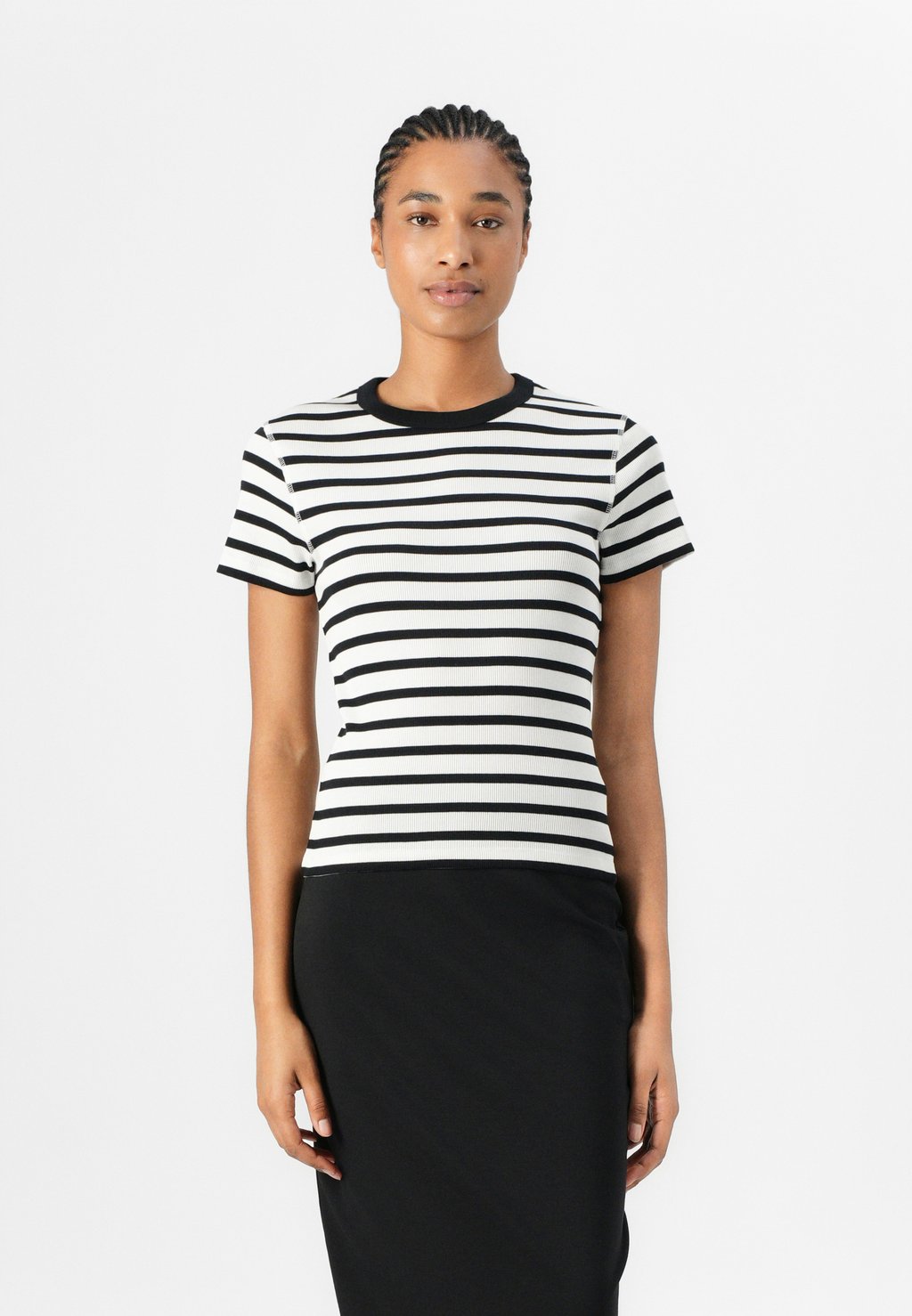 Футболка с принтом KOALE DRYKORN, кремовый
Футболка с принтом KOALE DRYKORN, кремовый