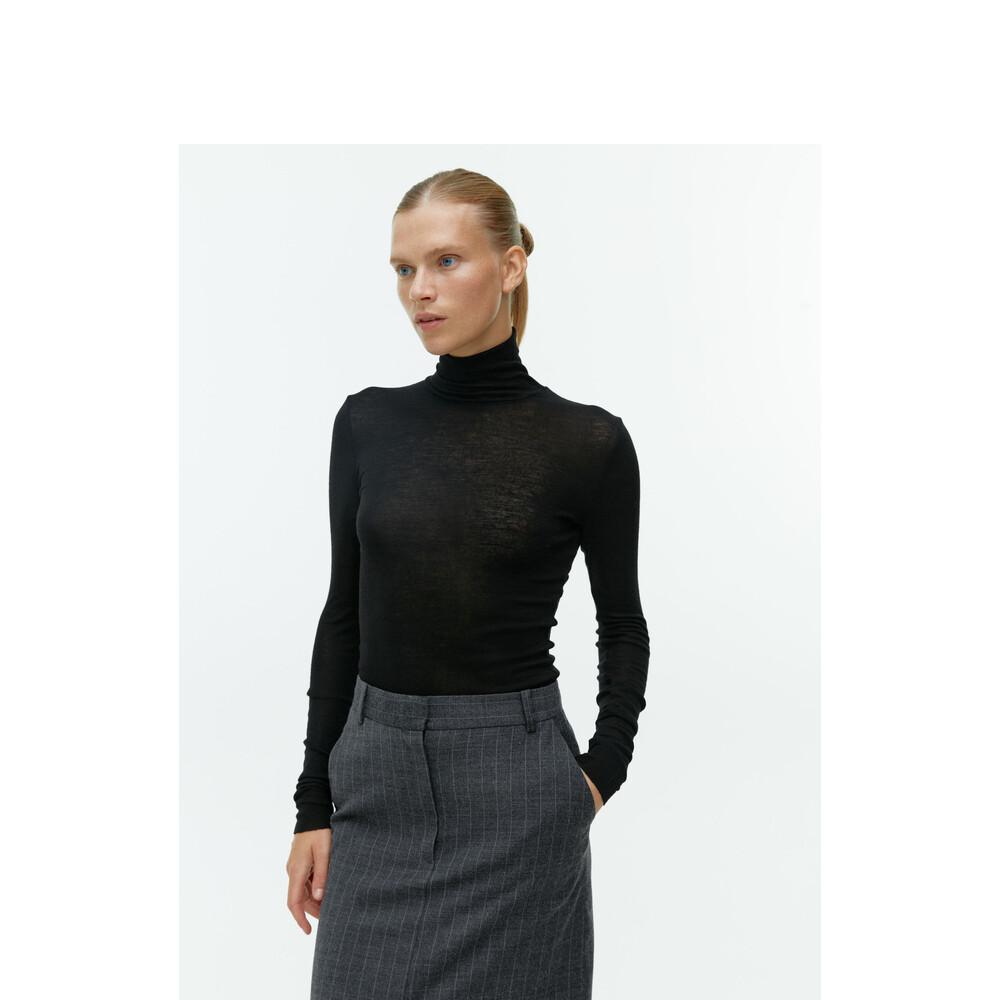 Женский шерстяной тонкий свитер Arket с высоким воротником и длинными рукавами, черный
Женский шерстяной тонкий свитер Arket с высоким воротником и длинными рукавами, черный