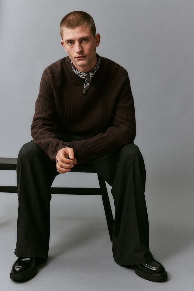 Джемпер текстурной вязки обычного кроя H&M, коричневый
Джемпер текстурной вязки обычного кроя H&M, коричневый